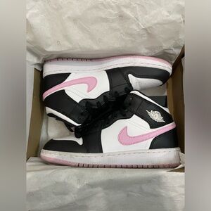 Air Jordan 1 Mid GS 'White Light Arctic Pink'